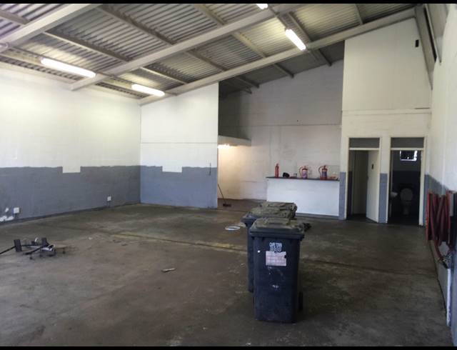 148M² FACTORY TO LET IN PAARDEN EILAND